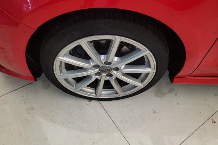 Used Audi A1 2016 30 TFSI Sportback S Line Sports Edition Left Front Wheel Hub