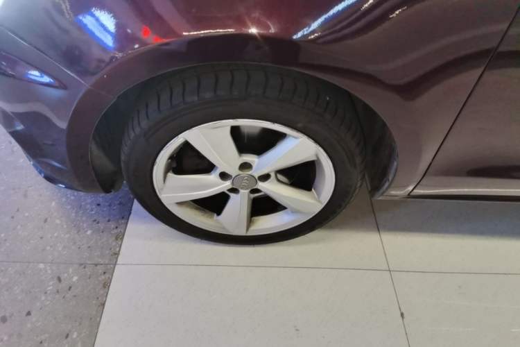 Used Audi A1 2016 30 TFSI Sportback Design Fashion Edition Left Front Wheel Hub