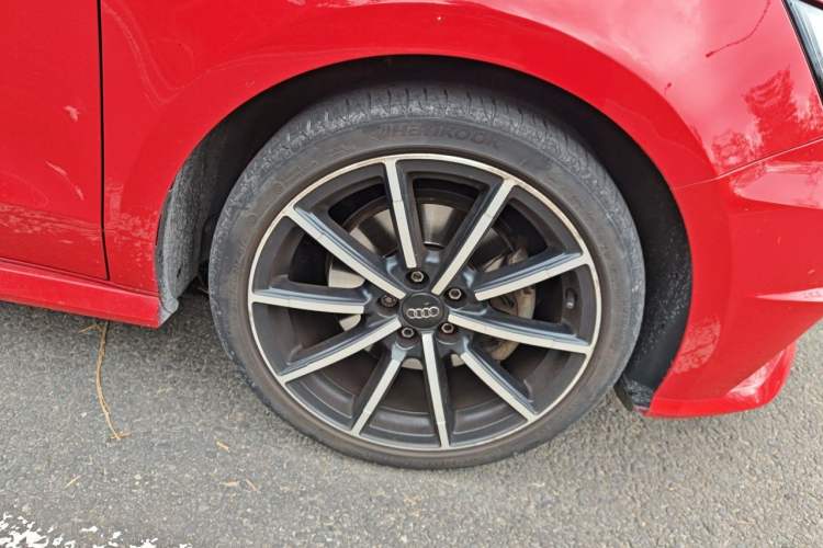 Used Audi A1 2016 30 TFSI Sportback S Line Sports Edition Right Front Wheel Hub
