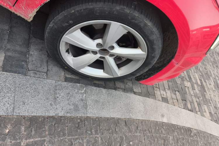 Used Audi A1 2016 30 TFSI Sportback Design Fashion Edition Right Front Wheel Hub