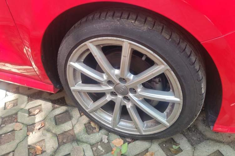 Used Audi A1 2016 30 TFSI Sportback S Line Sports Edition Right Front Wheel Hub