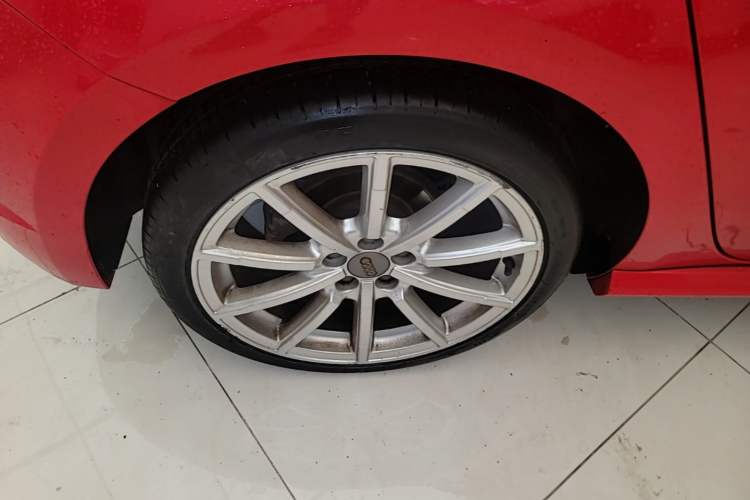Used Audi A1 2016 30 TFSI Sportback S Line Sports Edition Right Rear Wheel Hub