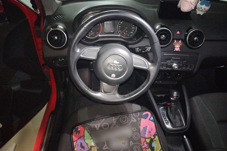 Used Audi A1 2016 30 TFSI Sportback Design Fashion Edition Steering Wheel
