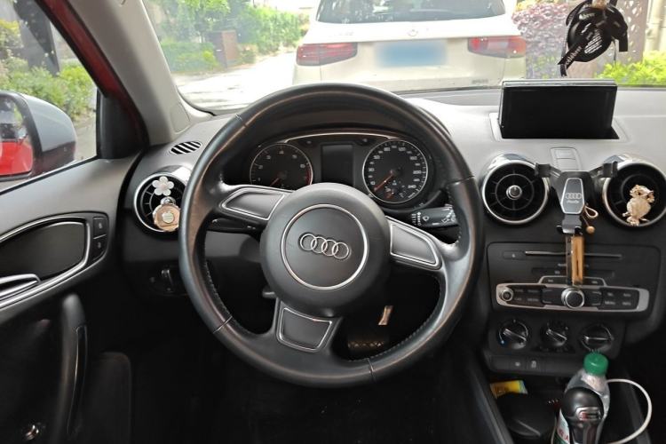 Used Audi A1 2016 30 TFSI Sportback Design Fashion Edition Steering Wheel