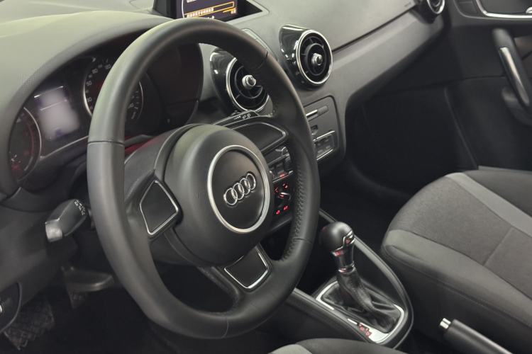 Used Audi A1 2016 30 TFSI Sportback Design Fashion Edition Steering Wheel