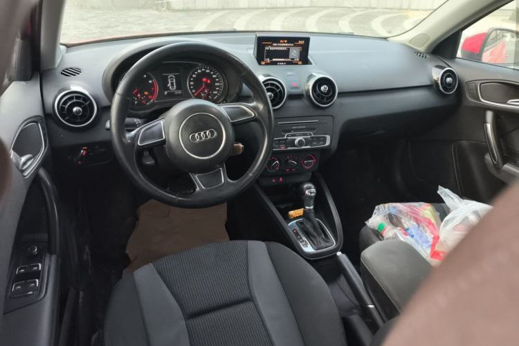 Used Audi A1 2016 30 TFSI Sportback Design Fashion Edition Steering Wheel