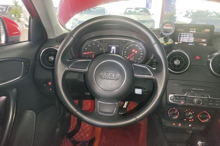 Used Audi A1 2016 30 TFSI Sportback Design Fashion Edition Steering Wheel