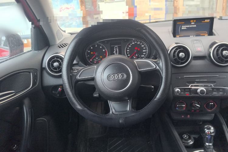 Used Audi A1 2016 30 TFSI Sportback Design Fashion Edition Steering Wheel