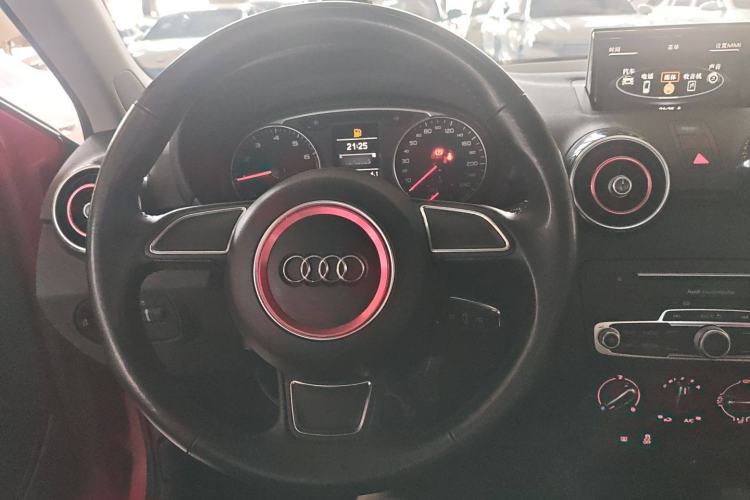 Used Audi A1 2016 30 TFSI Sportback Design Fashion Edition Steering Wheel