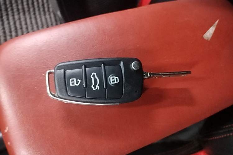 Used Audi A1 2016 30 TFSI Sportback Design Fashion Edition Vehicle Key