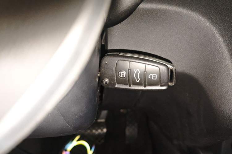 Used Audi A1 2016 30 TFSI Sportback Design Fashion Edition Vehicle Key