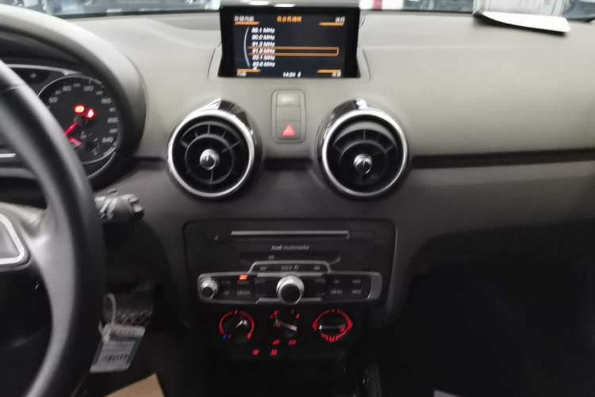 Used Audi A1 2016 30 TFSI Sportback Design Fashion Edition Audio And AC Panel