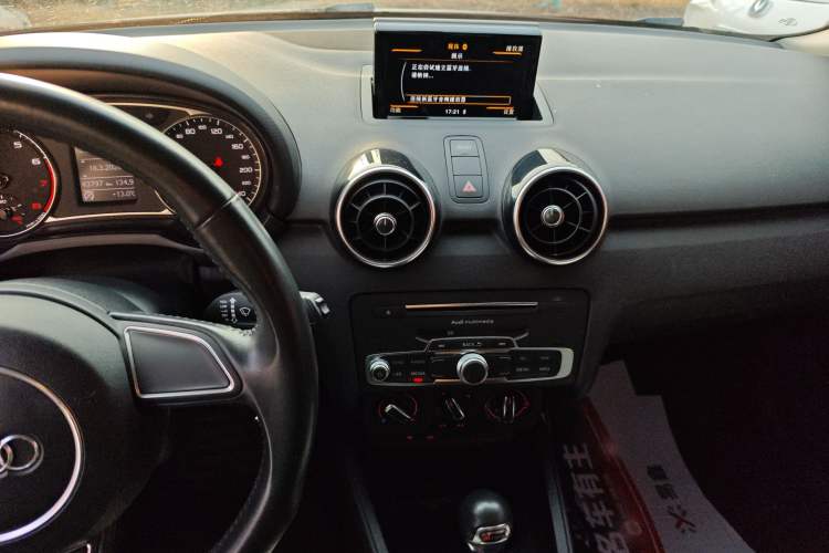 Used Audi A1 2016 30 TFSI Sportback Design Fashion Edition Audio And AC Panel