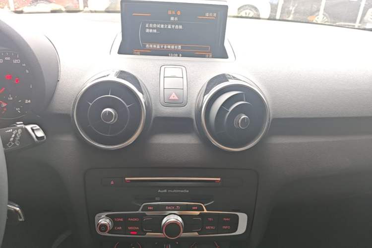 Used Audi A1 2016 30 TFSI Sportback Design Fashion Edition Audio And AC Panel