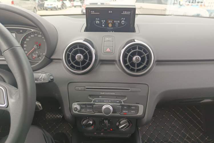 Used Audi A1 2016 30 TFSI Sportback Design Fashion Edition Audio And AC Panel