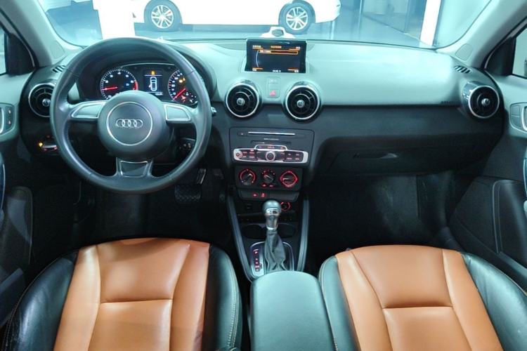 Used Audi A1 2016 30 TFSI Sportback Design Fashion Edition Center Console