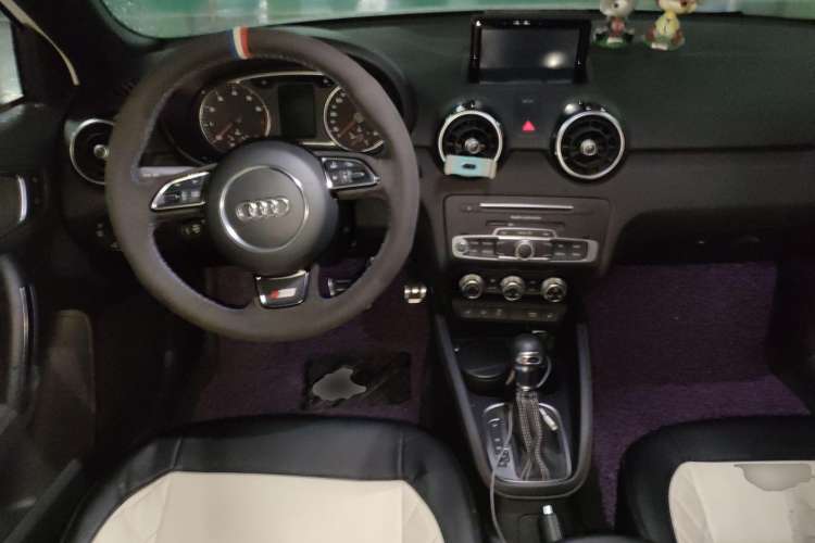 Used Audi A1 2016 30 TFSI Sportback S Line Sports Edition Center Console