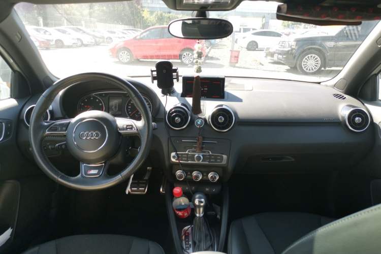 Used Audi A1 2016 30 TFSI Sportback S Line Sports Edition Center Console