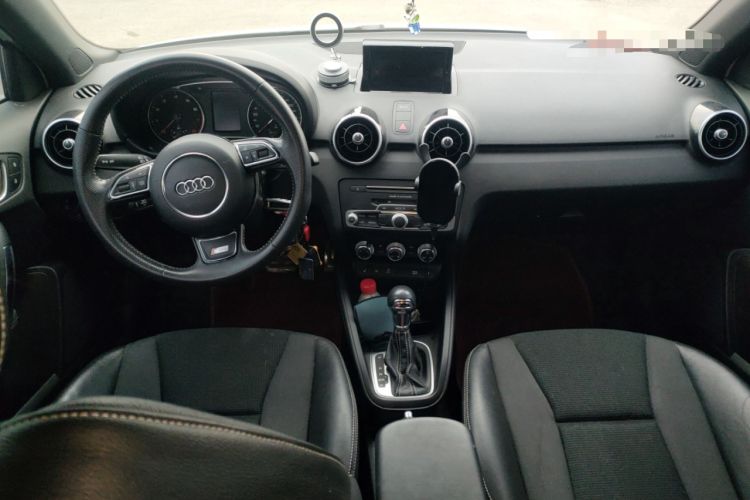 Used Audi A1 2016 30 TFSI Sportback S Line Sports Edition Center Console