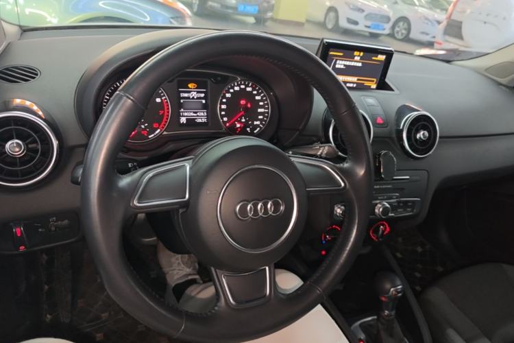 Used Audi A1 2016 30 TFSI Sportback Design Fashion Edition Center Console