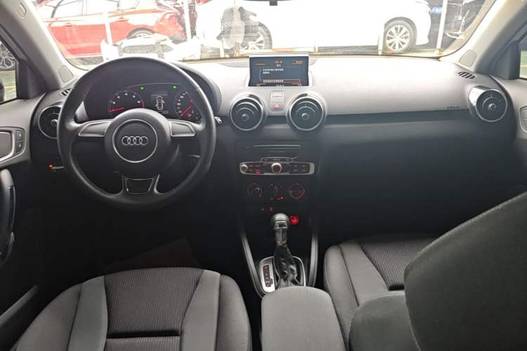 Used Audi A1 2016 30 TFSI Sportback Design Fashion Edition Center Console