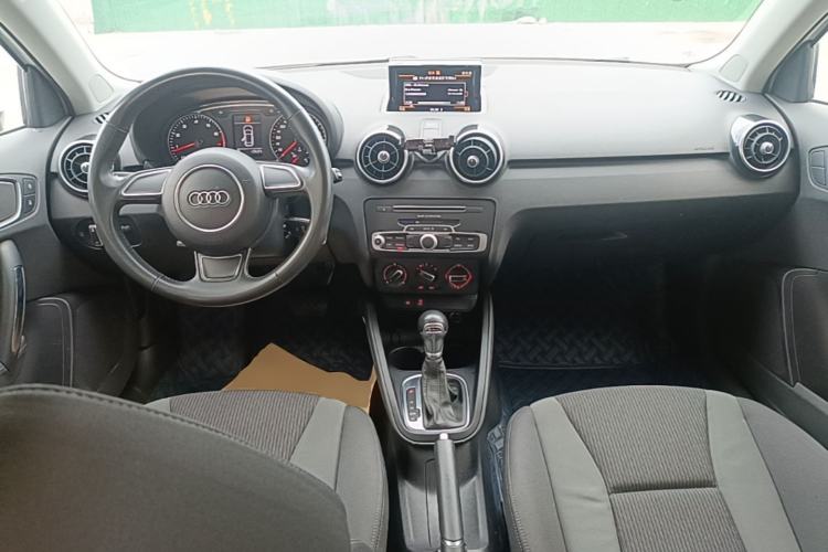 Used Audi A1 2016 30 TFSI Sportback Design Fashion Edition Center Console