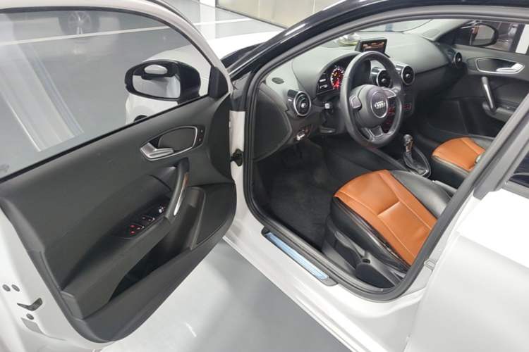 Used Audi A1 2016 30 TFSI Sportback Design Fashion Edition Driver Seat