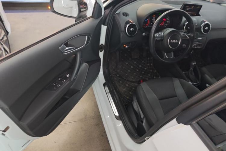 Used Audi A1 2016 30 TFSI Sportback Design Fashion Edition Driver Seat