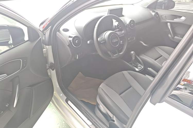 Used Audi A1 2016 30 TFSI Sportback Design Fashion Edition Driver Seat