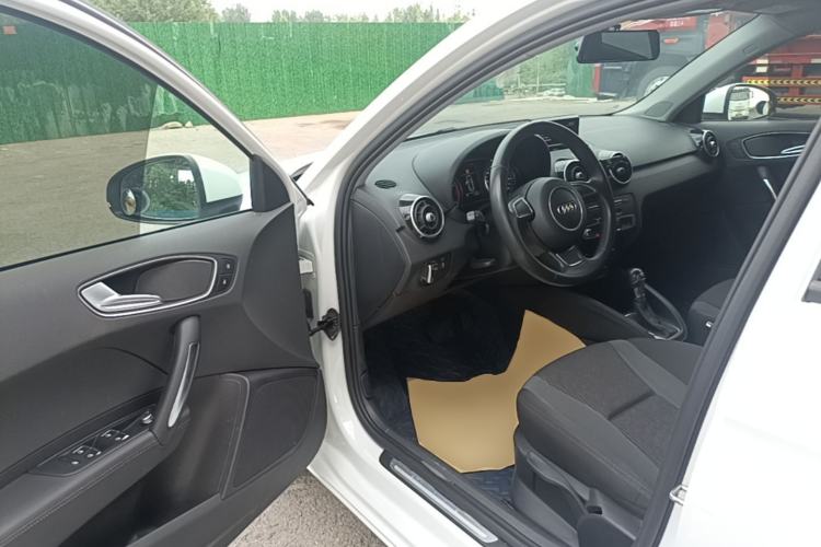 Used Audi A1 2016 30 TFSI Sportback Design Fashion Edition Driver Seat