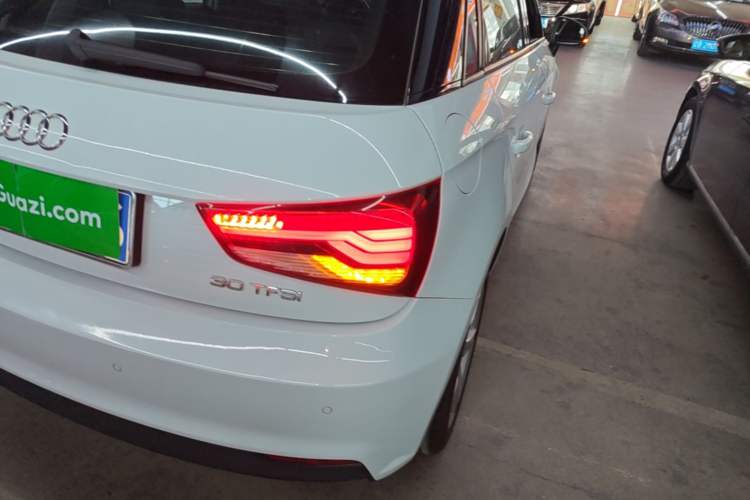 Used Audi A1 2016 30 TFSI Sportback Design Fashion Edition Exterior 3