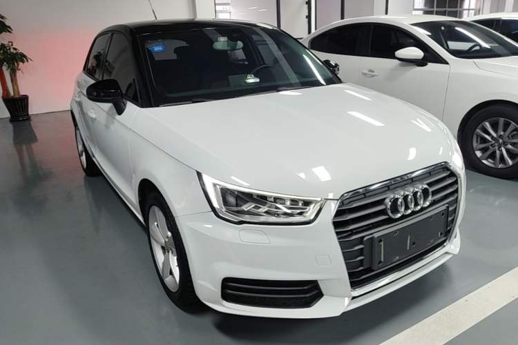 Used Audi A1 2016 30 TFSI Sportback Design Fashion Edition Front Right 45 Deg