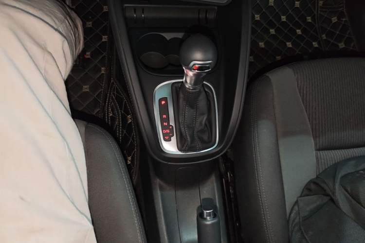 Used Audi A1 2016 30 TFSI Sportback Design Fashion Edition Gear Lever