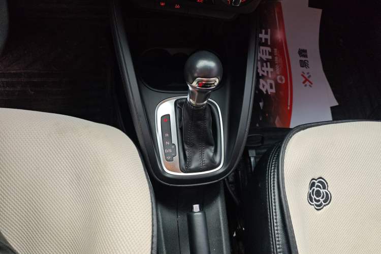 Used Audi A1 2016 30 TFSI Sportback Design Fashion Edition Gear Lever