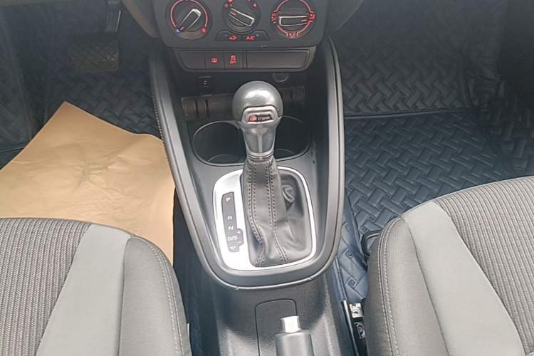 Used Audi A1 2016 30 TFSI Sportback Design Fashion Edition Gear Lever