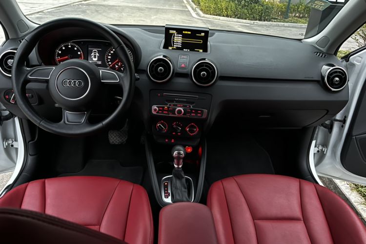 Used Audi A1 2016 30 TFSI Sportback Design Fashion Edition Interior 1