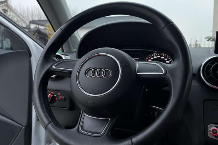 Used Audi A1 2016 30 TFSI Sportback Design Fashion Edition Interior 2