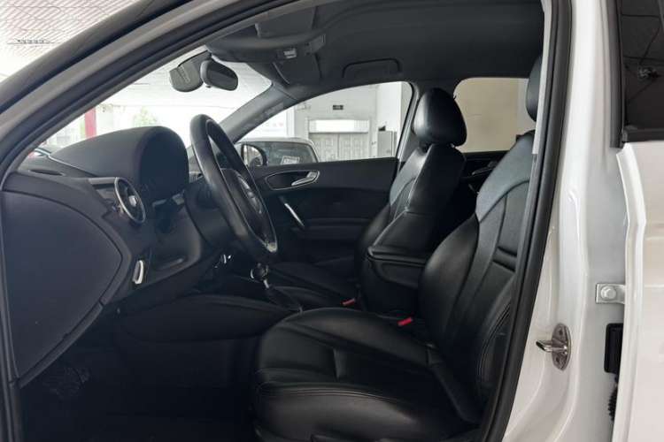 Used Audi A1 2016 30 TFSI Sportback Design Fashion Edition Interior 2