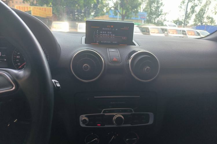 Used Audi A1 2016 30 TFSI Sportback Design Fashion Edition Interior 2