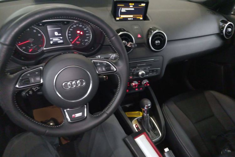 Used Audi A1 2016 30 TFSI Sportback S Line Sports Edition Interior 2