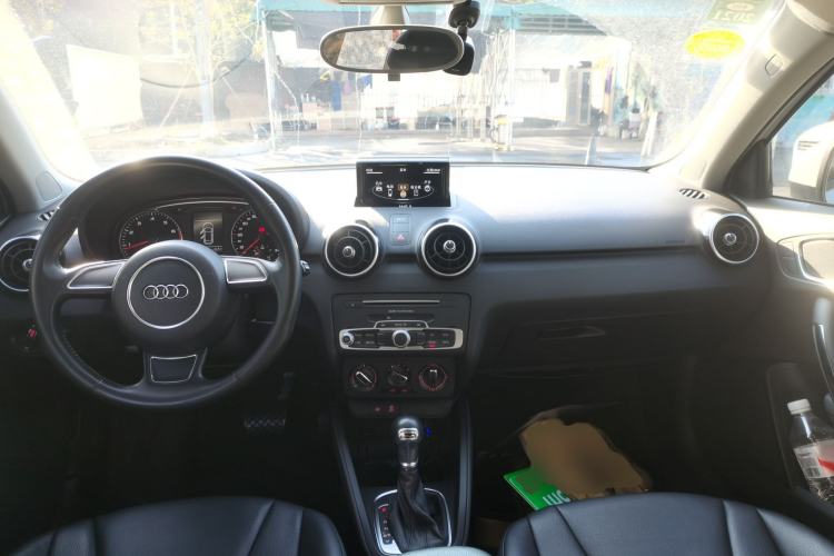 Used Audi A1 2016 30 TFSI Sportback Design Fashion Edition Interior 2