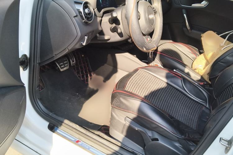 Used Audi A1 2016 30 TFSI Sportback S Line Sports Edition Interior 3