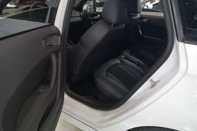 Used Audi A1 2016 30 TFSI Sportback S Line Sports Edition Interior 4