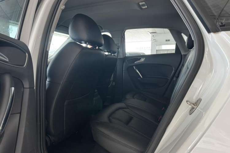 Used Audi A1 2016 30 TFSI Sportback Design Fashion Edition Interior 5