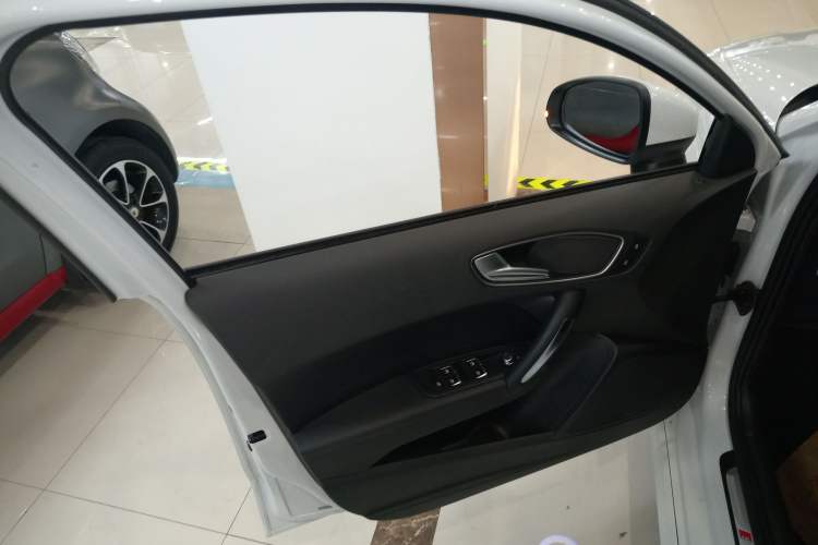 Used Audi A1 2016 30 TFSI Sportback S Line Sports Edition Interior 7