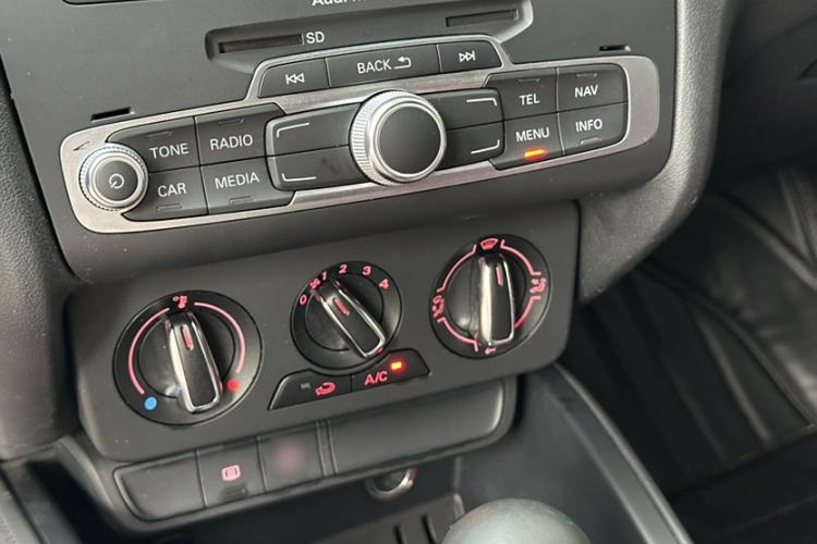 Used Audi A1 2016 30 TFSI Sportback Design Fashion Edition Interior 7