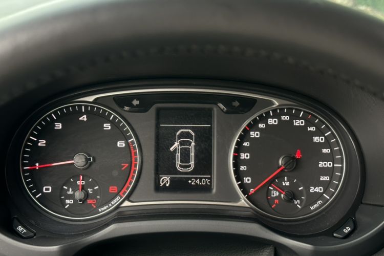 Used Audi A1 2016 30 TFSI Sportback Design Fashion Edition Interior 9