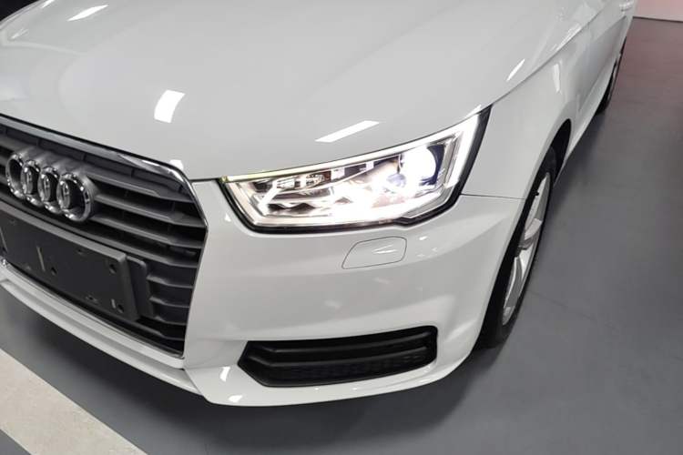 Used Audi A1 2016 30 TFSI Sportback Design Fashion Edition Left Front Headlight