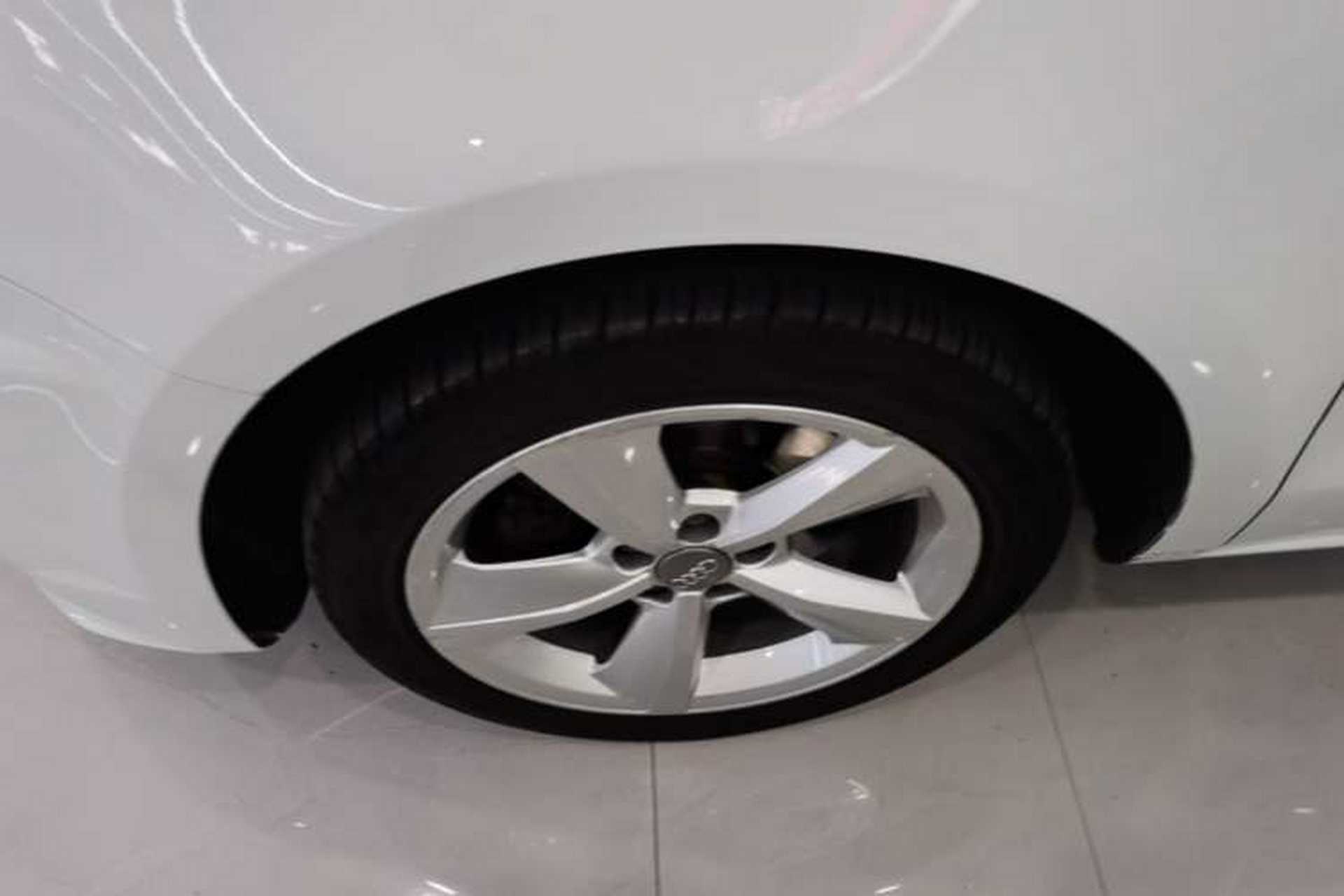 Used Audi A1 2016 30 TFSI Sportback Design Fashion Edition Left Front Wheel Hub