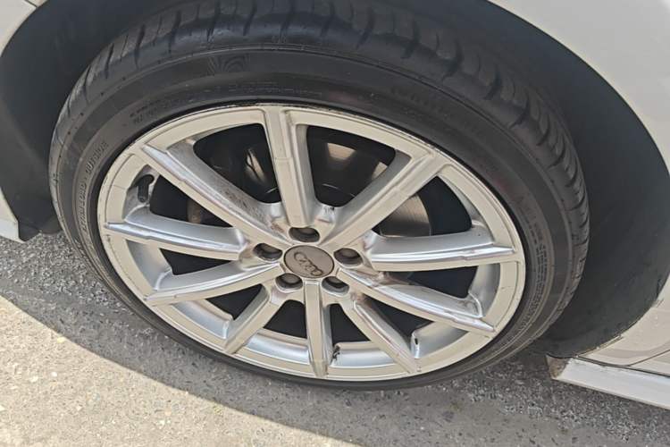 Used Audi A1 2016 30 TFSI Sportback S Line Sports Edition Left Front Wheel Hub